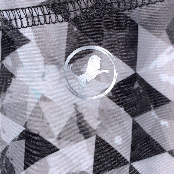 ABS2B scrunch butt leggings - Picture 3 of 8